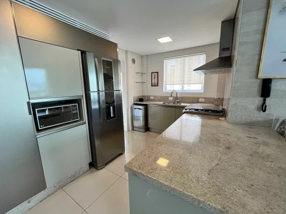Imagem Apartamento mobiliado com 3 suítes e 2 vagas - Na Av. Central em Balneário Camboriú/SC