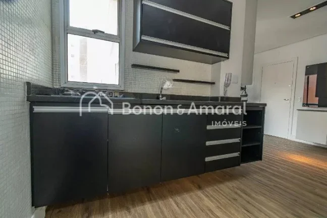 Imagem Amplo imóvel com 2 suítes e 2 banheiros à venda. Oferece conforto e comodidade em um condomínio ...