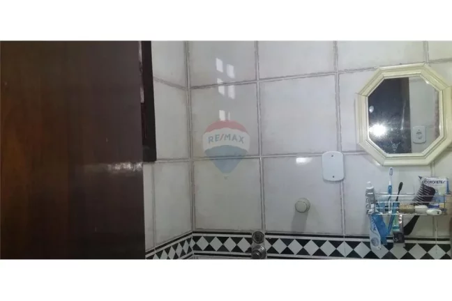 Imagem Imóvel amplo bem localizado no centro comercial ao lado do Shopping Partage