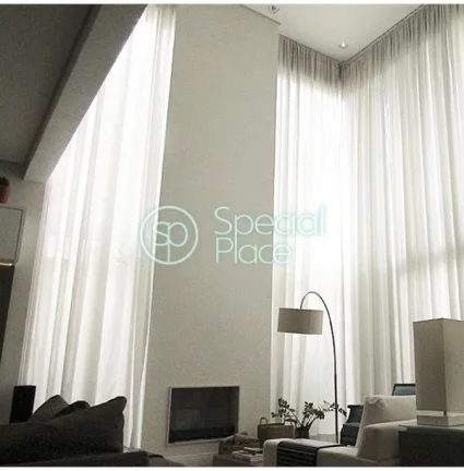 Imagem Casa impecável recém reformada em condomínio exclusivo ao lado da Chácara Flora. Sensação de e...