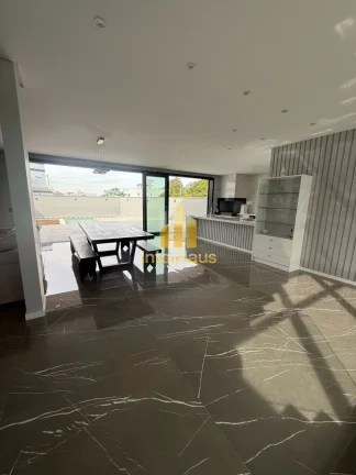 Imagem Residência contemporânea localizada na Praia de Itaguaçu, no bairro Ubatuba, a aproximadamente 30...
