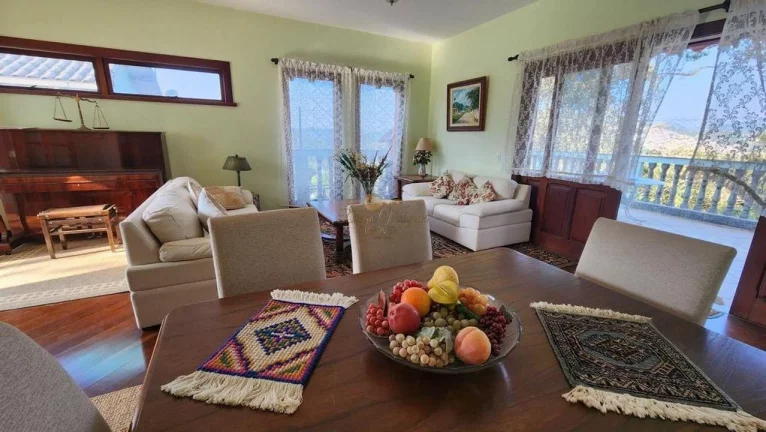 Imagem Casa em Condomínio para Venda em Teresópolis / RJ no bairro Golfe