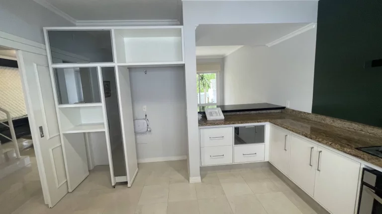 Imagem Casa Em Jurerê - 600 metros da praia