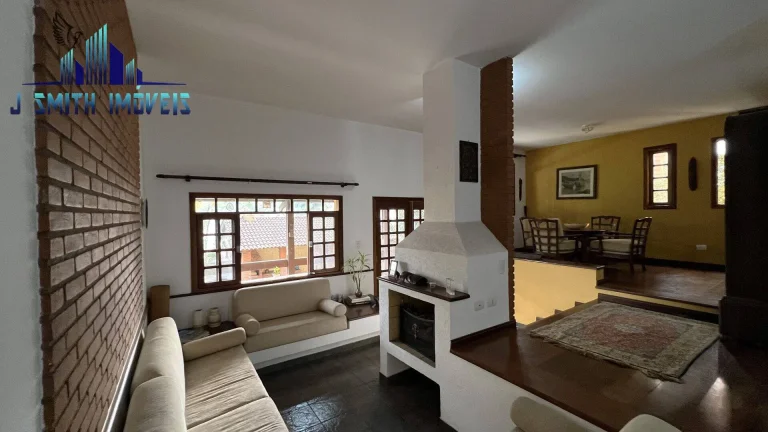Imagem CASA 324m² NA GRANJA VIANA. ABAIXO DO CUSTO PRA REFORMAR - OPORTUNIDADE!!