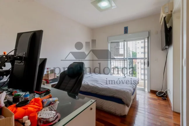 Imagem Apartamento Alto Padrão em Higienópolis com 3 suítes e 4 vagas, 250m²