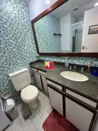 Imagem Vendo 4Q na Praia da Barra, sol nascente, lavabo, 2 vg, mobiliado, ônibus, clube, futebol, piscina, sauna, churrasqueira, tenis, squash, skate,praia