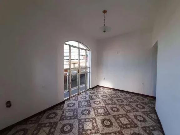 Imagem Casa aconchegante com cozinha com armários planejados, terraço amplo coberto e uma vaga de garagem localizado no bairro Santa Efigênia em Barbacena
