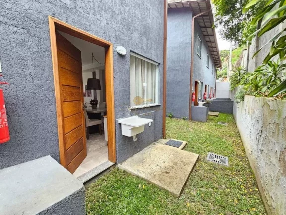 Imagem Casa em Condomínio para Venda em Teresópolis / RJ no bairro Cascata do Imbuí