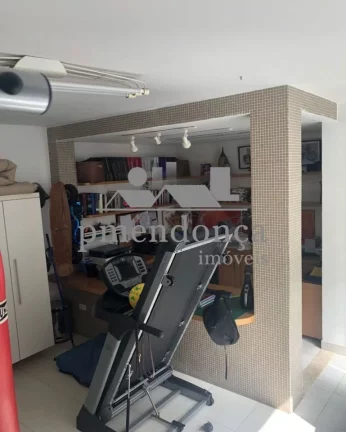 Imagem Lindo apartamento reformado em Predinho charmoso, sem elevador, em uma das ruas mais cobiçadas em P