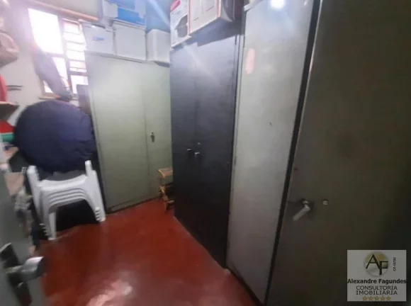 Imagem Casa Comercial para Venda em Goiânia, SETOR AEROPORTO, 4 dormitórios, 1 suíte, 3 banheiros, 3 vagas