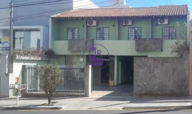 Imagem Sobrado á Venda em ótima localização