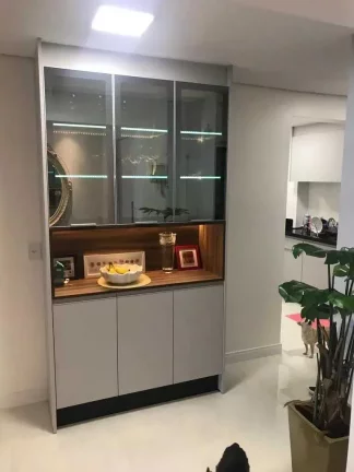 Imagem Apartamento quadra mar com 3 dormitórios e 2 vagas em Balneário Camboriú/SC