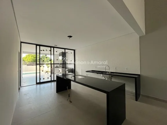 Imagem Casa à Venda no Condomínio Flor da Serra em Valinhos/SP