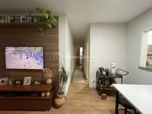 Imagem Apartamento à venda entre Cambuí e Taquaral, com 76m² de área útil, três dormitórios, sendo u...