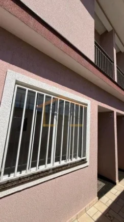 Imagem Casa em condomínio com 55 m², composta por 2 suítes (uma com varanda, as duas suítes ainda vão ...