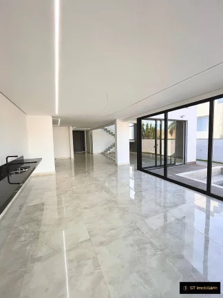Imagem Casa à venda com 4 Suítes em Condomínio Fechado - Tanque, Atibaia/SP!