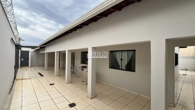 Casa à venda no bairro Quinta Boa Esperança em Uberaba