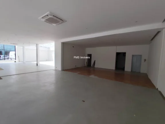 Imagem Loja com 1000m2 na Vila Olímpia.