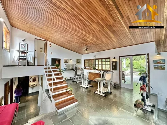 Imagem Casa à venda localizada no miolo da Granja Viana, em Cotia - SP | Batelli Imóveis