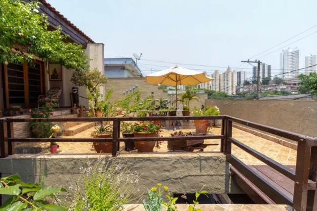 Imagem Casa com 460 metros quadrados de área total e 250 metros quadrados de área construída. Com 4 dorm...