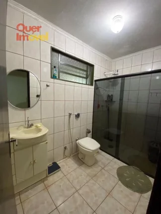 Imagem Casa à venda em Ribeirão Preto-SP, Vila Virgínia: 3 quartos, 1 sala, 2 banheiros, 3 vagas de garagem, 135 m². Conheça com a Quer Imóvel!