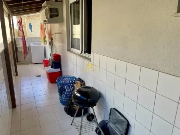 Imagem Descubra este lindo apartamento para alugar na Enseada Azul, Guarapari. Com uma área privativa de 7...