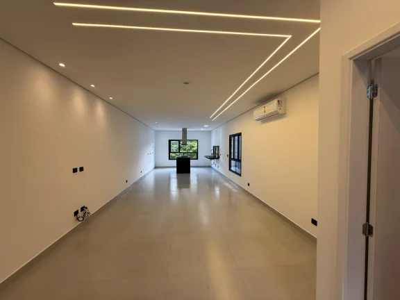 Imagem Casa à Venda no Condomínio Nova Jaguari com Piscina e Salão