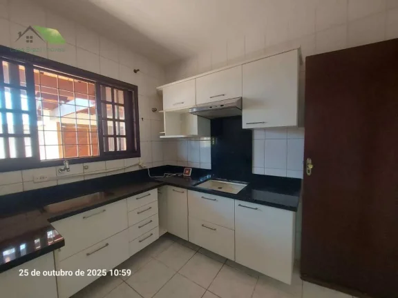 Imagem Sobrado de Esquina Exclusivo em Braz Cubas com 2 Suítes e garagem para 2 Carros!