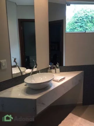 Imagem Sobrado com 4 Quartos e 4 banheiros à Venda, 365 m² por R$ 1.790.000