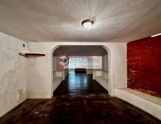 Imagem Sua Oportunidade batendo a sua Porta. Vendo casa em Interlagos 380m² com 4 quartos. VALOR VENDA: R$ 1.600.000 IPTU (anual): R$ 14.205 380 m2 útil 4 dormitórios 2 suítes 6 banheiros Sala de TV ️ Cozinha americana ️ Despensa Lavabo Lavanderia 6 vagas Churra