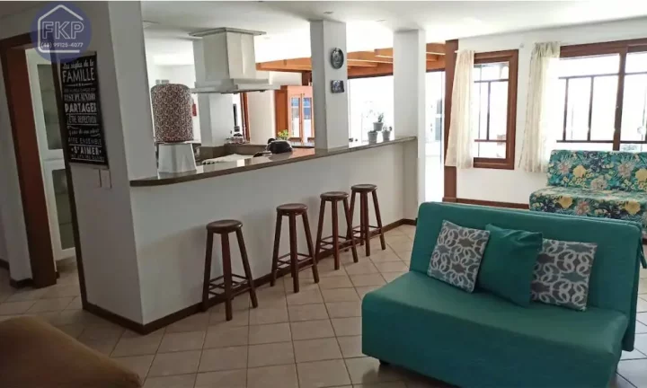 Imagem Casa com 4 dormitórios frente mar!