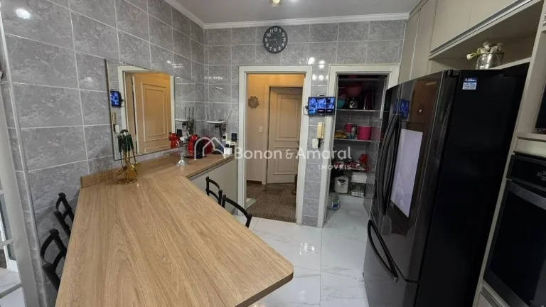 Imagem Excelente sobrado Mobiliado para venda em bairro residencial, próximo a mercados, colégios, padari...