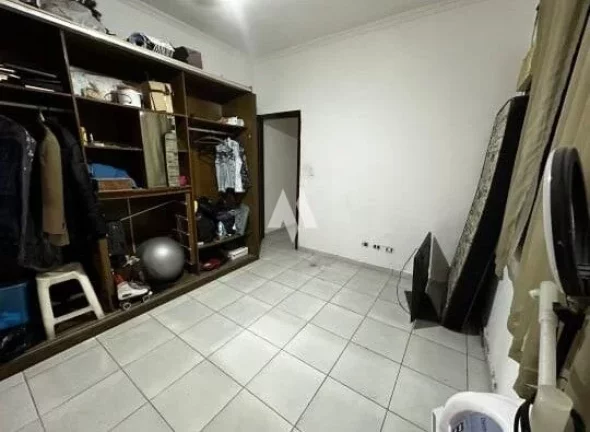 Imagem Casa Isolada à Venda com 3 Dormitórios e Piscina no Bairro Bom Retiro em Santos/SP
