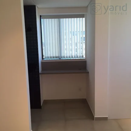 Imagem Sala comercial para locação em condomínio na Vila Boaventura, Jundiaí-SP: 1 sala, 1 banheiro, 1 vaga de garagem, 30,00 m².