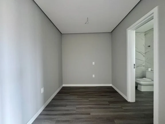 Imagem CASA DE ALTO PADRÃO EM TERRENO DE ESQUINA