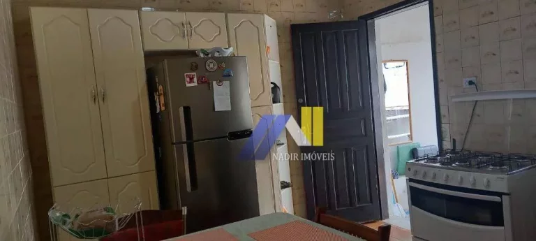 Imagem Casa com 3 Quartos à Venda, 185 m² em Saúde - Pouso Alegre