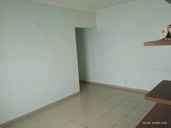 Imagem ???? "Essa casa enorme tá desocupada e pode ser sua! Olha só essa localização..."