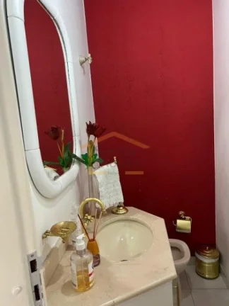 Imagem Apartamento amplo, 158m², 3 dormitórios, sendo 1 suíte, totalizando 4 banheiros, lavabo, dependê...