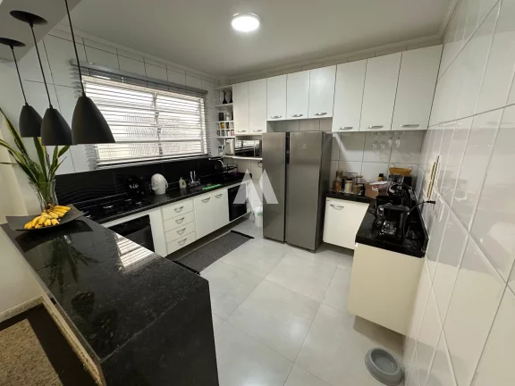 Imagem Casa moderna com 03 vagas de garagem na Aparecida!