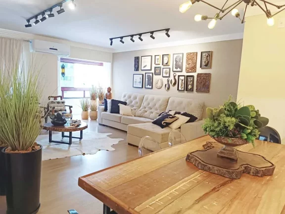 Imagem Apartamento com 3 dormitórios e 2 vagas no centro de Balneário Camboriú