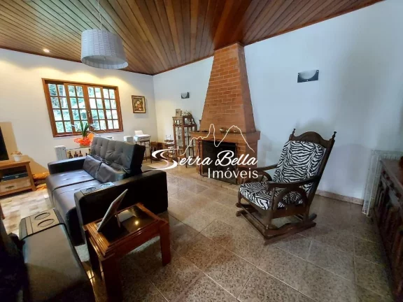 Imagem Casa com 3 dormitórios à venda, 160 m² por R$ 950.000,00 - Albuquerque - Teresópolis/RJ