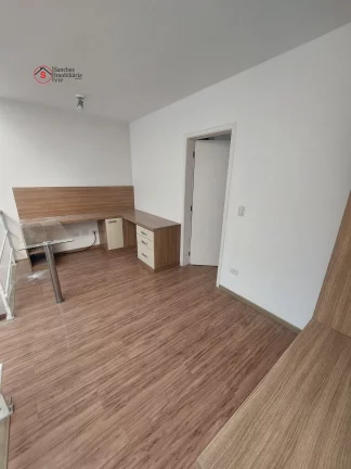 Imagem AMPLO SOBRADO A VENDA NA VILA PRUDENTE, TODO REFORMADO. 4 VAGAS DE GARAGEM E QUINTAL COM CHURRASQUEIRA. PRÓXIMO AO METRÔ DA VILA PRUDENTE.