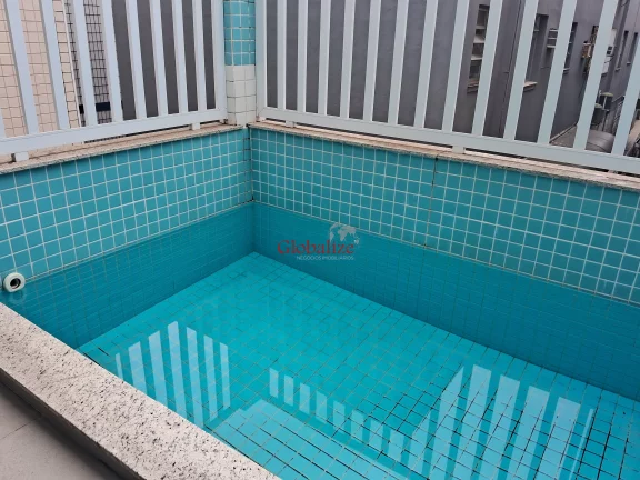 Imagem Bela casa sobreposta duplex recém-construída em Santos no bairro da Aparecida com 3 dormitórios, uma suíte e piscina a venda por R$ 1.175.000,00.