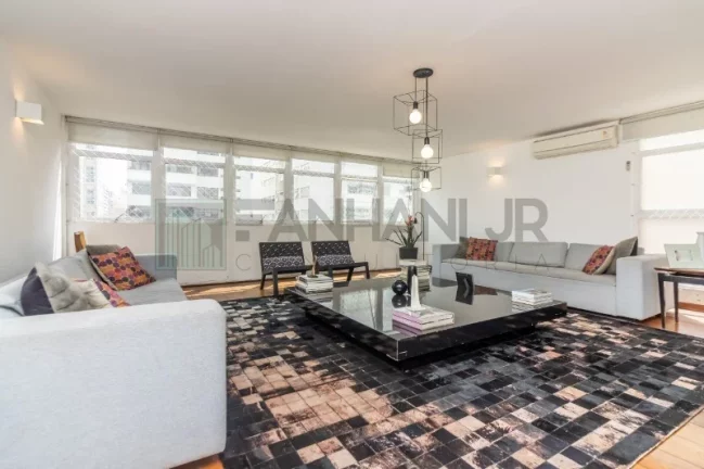 Imagem Luxuoso apartamento de 4 quartos e 3 suítes no Jardim Paulista, São Paulo - 260m², 3 salas, 2 vagas. Venha conhecer!