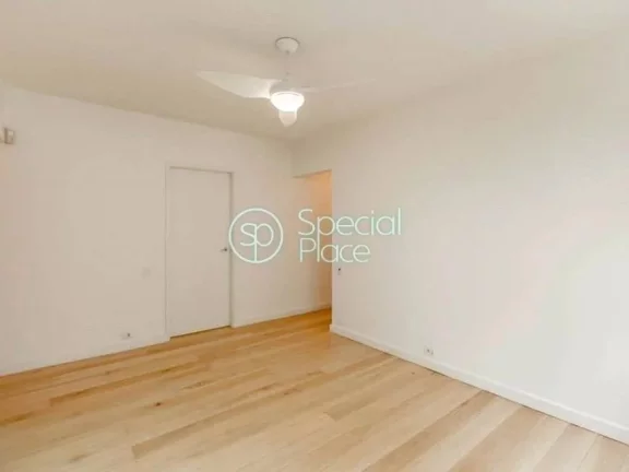 Imagem Apartamento bem amplo com muita luz natural, 220 metros, amplo living com lareira , jardim suspenso,...