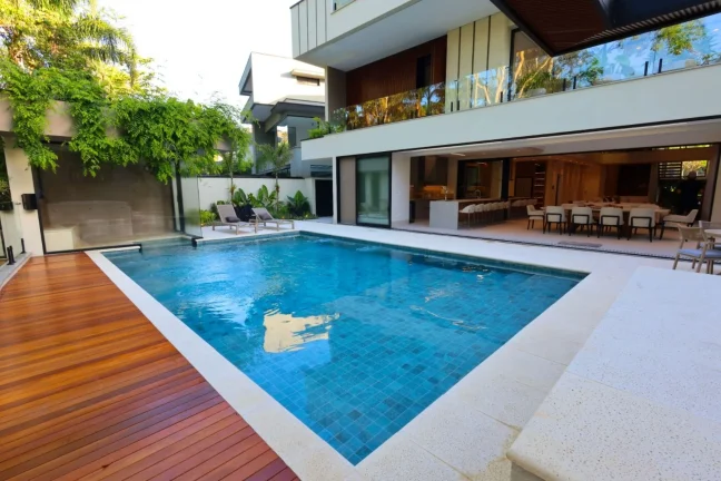 Imagem Casa à venda em Riviera de São Lourenço Módulo 16: 7 quartos, 7 suítes, 3 salas, 6 vagas de garagem, 738,00m² de área.