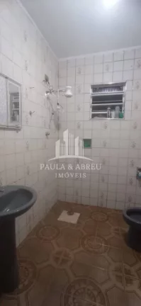 Imagem Casa com Escritura, 2 Dormitórios 1 Banheiro, 1 Vaga, Quintal grande, 2 Cômodos pequenos, Lavanderia, no Jardim Zaíra 3, Mauá-SP
