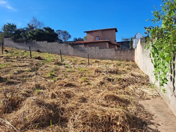 Imagem Lote com área total de 490 m² (14x35) em aclive, proporcionando vista livre na parte de trás com ...
