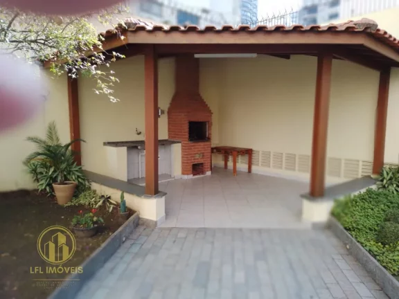 Imagem Espaçoso Apartamento de 3 Quartos em Indianópolis.