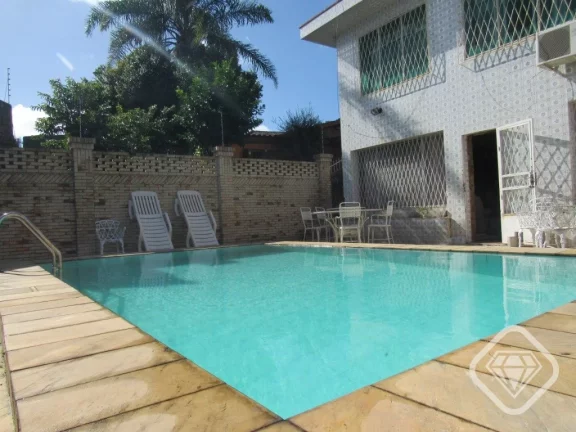 Residência ampla e charmosa no coração da Tristeza!

Brilhante Imóveis vende uma bela casa semi ...